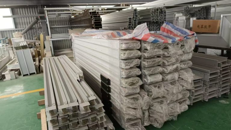 Busbar trunking products in workshop Busbar trunking products in workshop