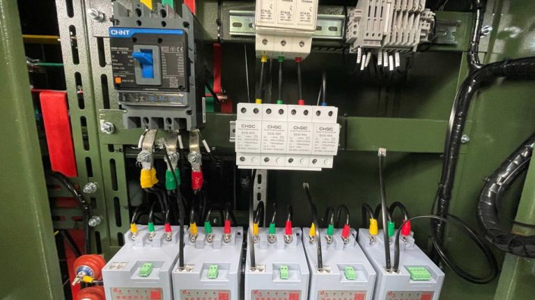 Internal structure of the power distribution cabinet Internal structure of the power distribution cabinet