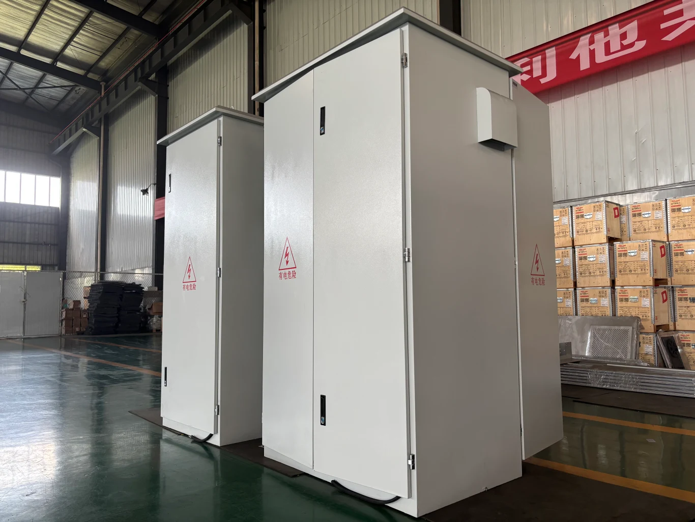 Outdoor electrical power cabinet for Solar Grid Connection