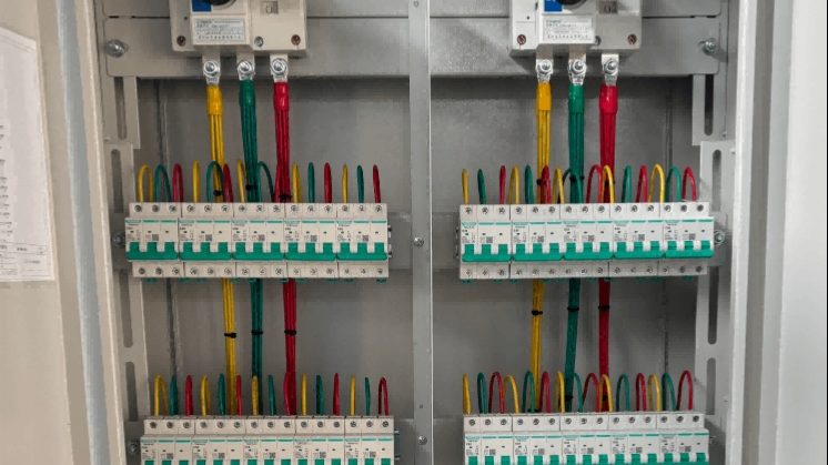 circuit breaker used in electrical distribution panel circuit breaker used in electrical distribution panel