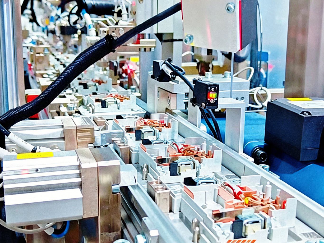 molded case circuit breakers manufacturing line