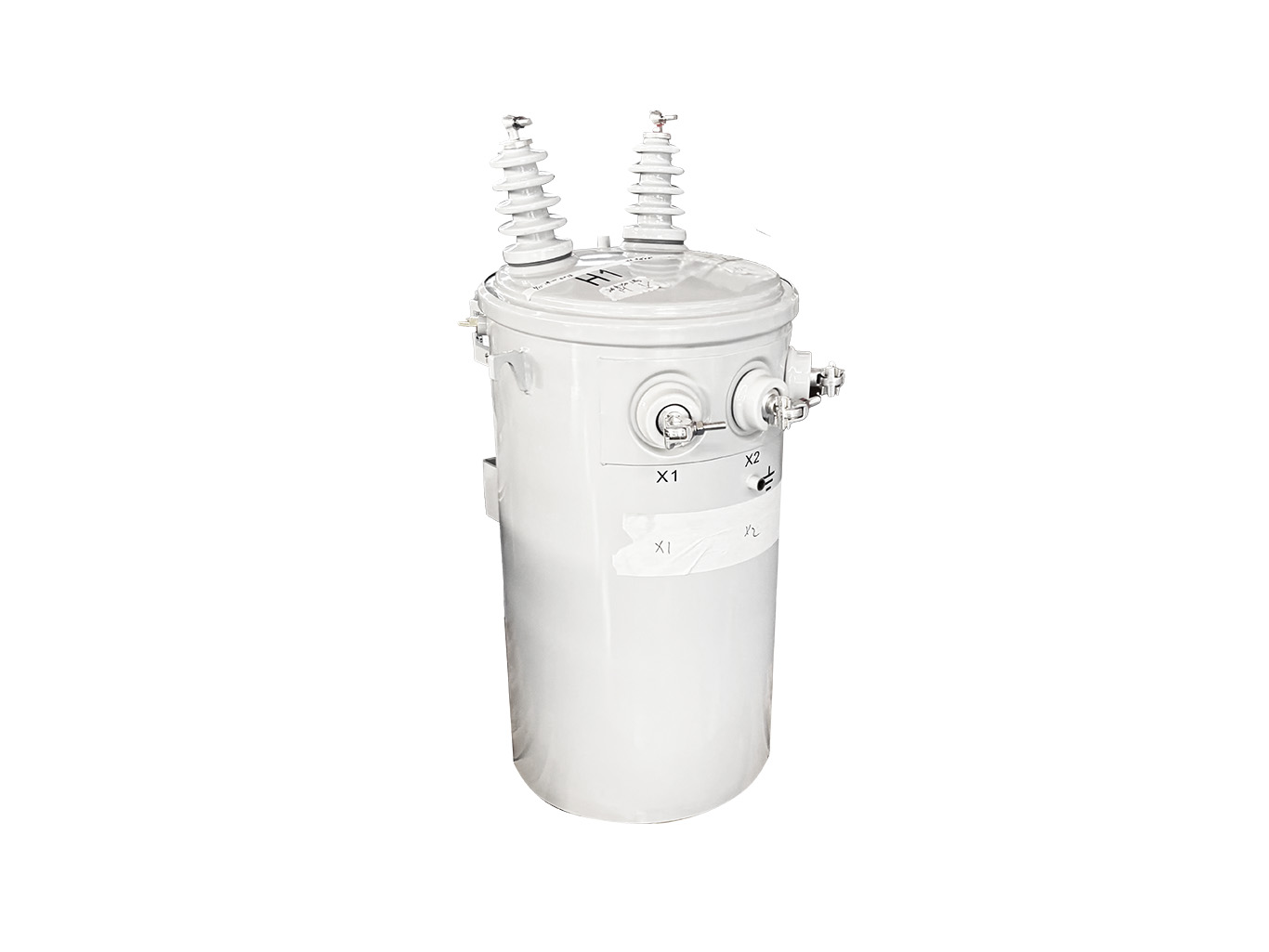pole-mounted distribution transformers for commercial and residential projects