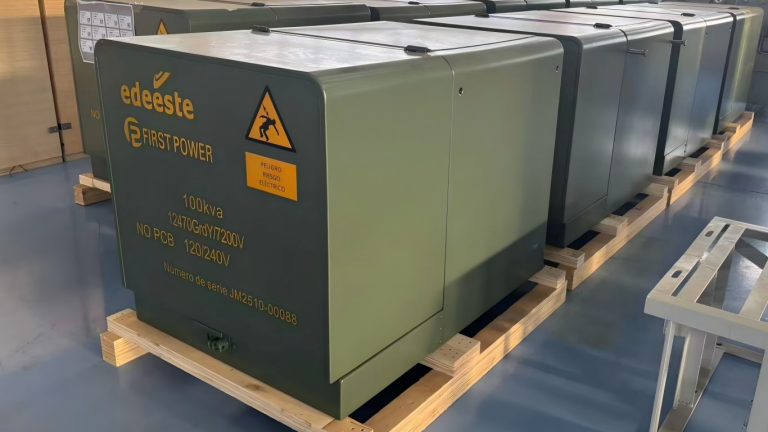 single-phase pad-mounted transformers in the workshop