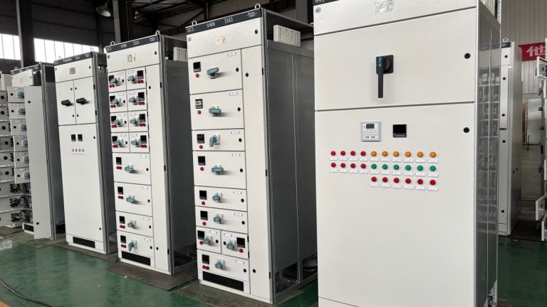 Low voltage switchgear with capacitor compensation cabinet