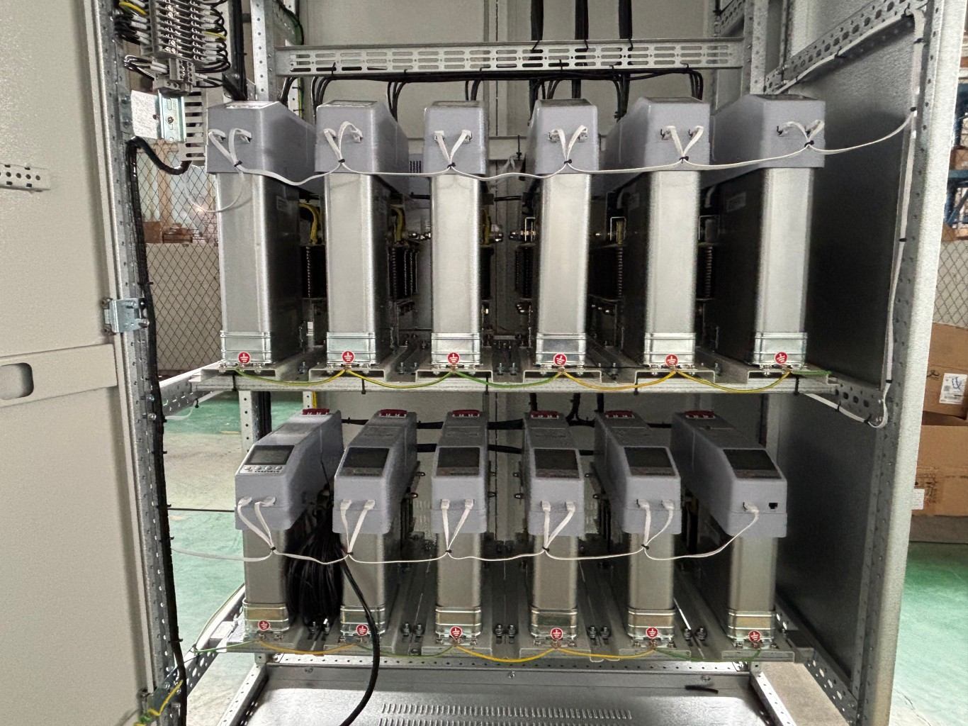 Intelligent low voltage capacitor modules inside GGJ compensation cabinet
