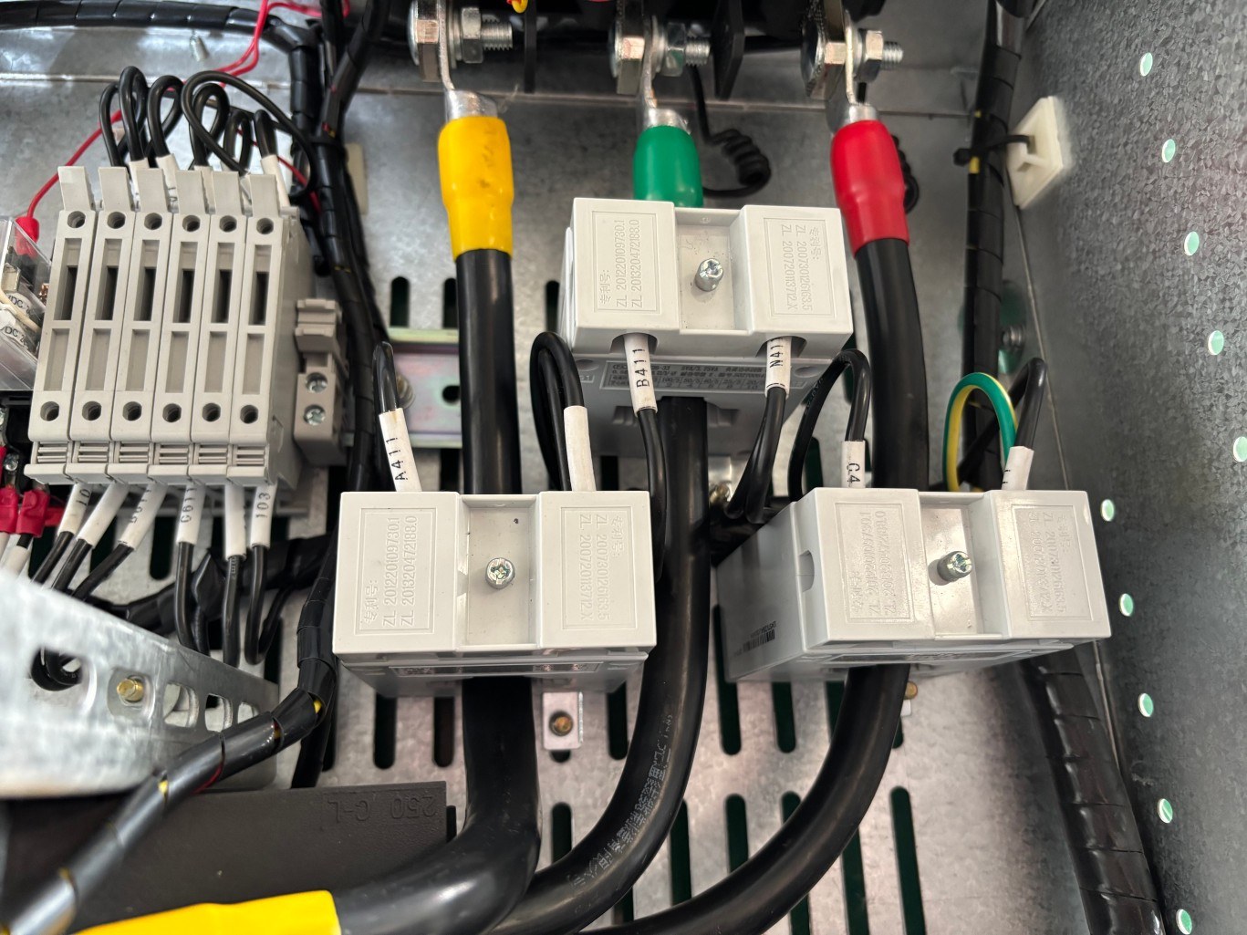 current transformer wiring inside low‑voltage switch cabinet